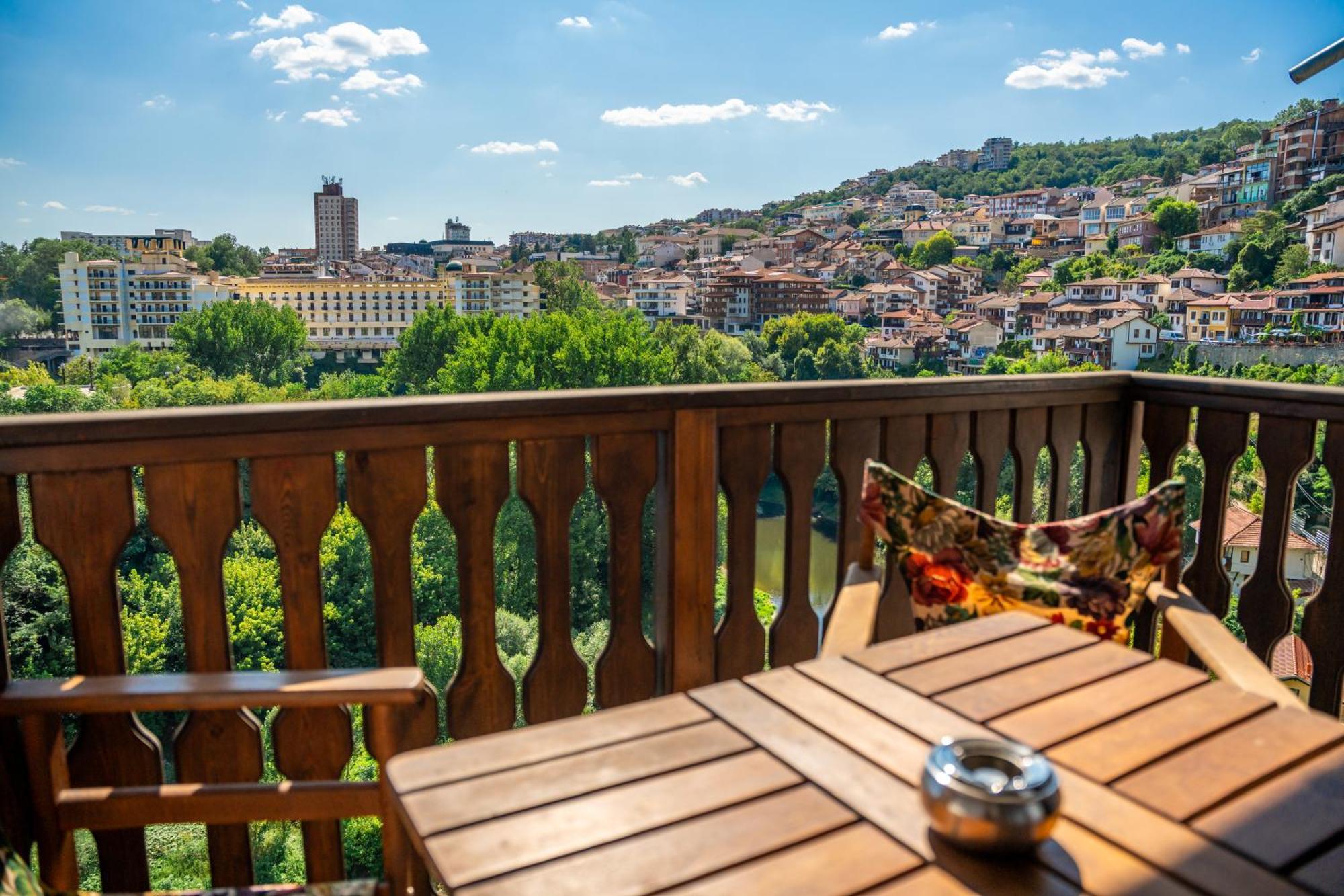 Four Riders Guest House Veliko Tarnovo Ngoại thất bức ảnh