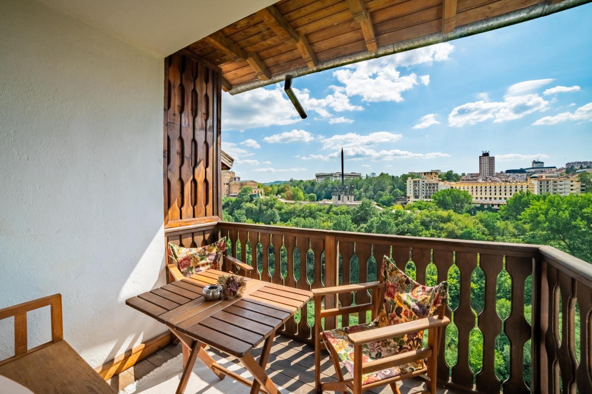 Four Riders Guest House Veliko Tarnovo Ngoại thất bức ảnh
