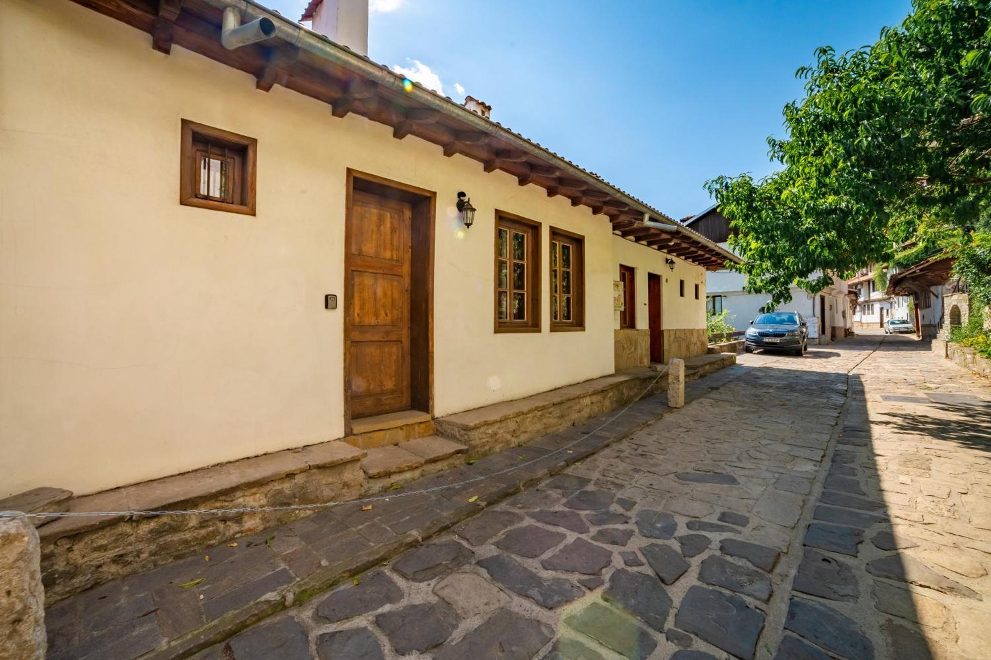 Four Riders Guest House Veliko Tarnovo Ngoại thất bức ảnh